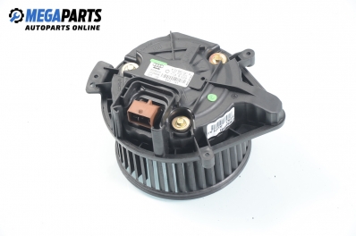 Ventilator încălzire pentru Audi A4 (B6) 2.0, 130 cp, combi automat, 2002 № 8E2 820 021