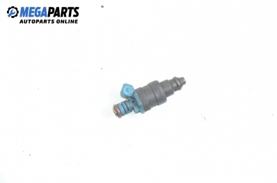 Gasoline fuel injector for Volkswagen Golf III 1.6, 101 hp, station wagon, 1995