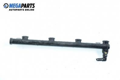 Fuel rail for Renault Clio II 1.4 16V, 95 hp, 2002