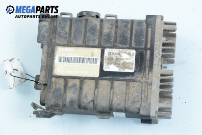 ECU für Volkswagen Passat (B3) 1.8, 90 hp, combi, 1990 № Bosch 0 261 200 261