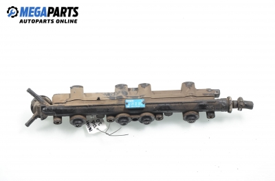 Fuel rail for Volkswagen Passat (B3) 2.0, 115 hp, station wagon, 1991 № Bosch 0 280 151 010