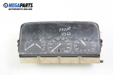 Bloc instrumente de bord pentru Volkswagen Passat (B3) 1.8, 90 cp, combi, 1991