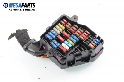 Fuse box for Volkswagen Golf IV 1.4 16V, 75 hp, 3 doors, 1999