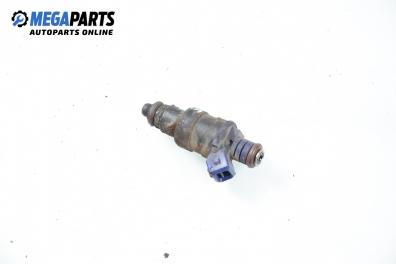 Gasoline fuel injector for Renault Megane I 1.6, 75 hp, sedan, 1997 Siemens