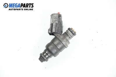 Gasoline fuel injector for Audi A3 (8P) 1.6, 102 hp, 3 doors, 2003