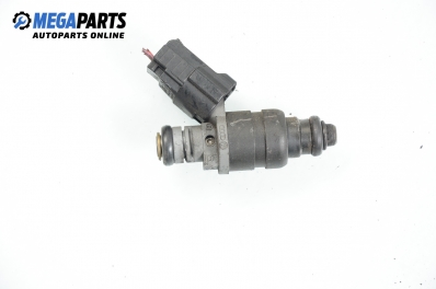 Gasoline fuel injector for Audi A3 (8P) 1.6, 102 hp, 3 doors, 2003