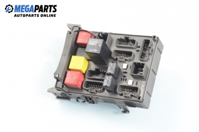 Fuse box for Renault Laguna II (X74) 1.9 dCi, 120 hp, hatchback, 2002