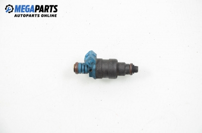 Gasoline fuel injector for Volkswagen Golf III 1.6, 101 hp, 1997