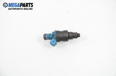 Gasoline fuel injector for Volkswagen Golf III 1.6, 101 hp, 1997