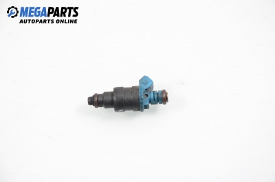 Gasoline fuel injector for Volkswagen Golf III 1.6, 101 hp, 1997