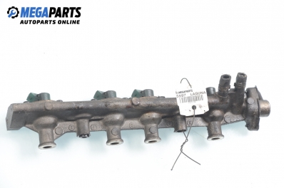 Fuel rail with injectors for Renault Laguna I (B56; K56) 2.0, 114 hp, hatchback automatic, 1998