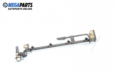 Fuel rail for Nissan Primera (P11) 2.0 16V, 131 hp, station wagon, 1998