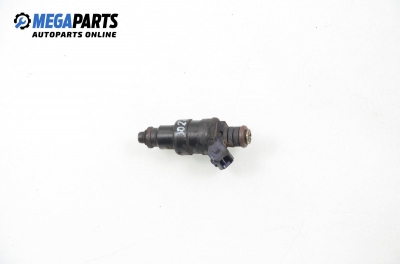 Gasoline fuel injector for Renault Megane I 1.6, 90 hp, hatchback, 1996