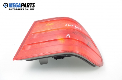 Tail light for Mercedes-Benz E-Class 210 (W/S) 2.0 Kompressor, 186 hp, sedan, 1999, position: right