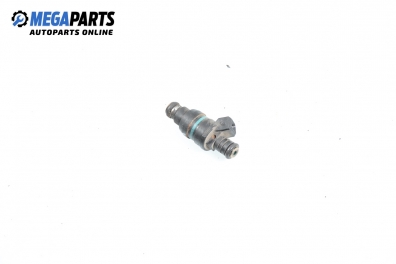 Gasoline fuel injector for BMW 3 (E36) 1.8, 115 hp, sedan, 1994