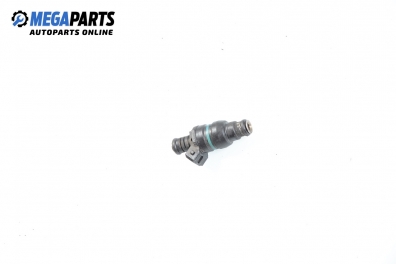 Gasoline fuel injector for BMW 3 (E36) 1.8, 115 hp, sedan, 1994