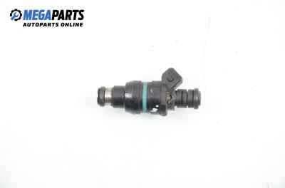 Gasoline fuel injector for BMW 3 (E36) 1.8, 113 hp, sedan, 1992