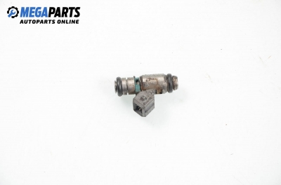 Gasoline fuel injector for Volkswagen Golf III 1.6, 75 hp, 1997