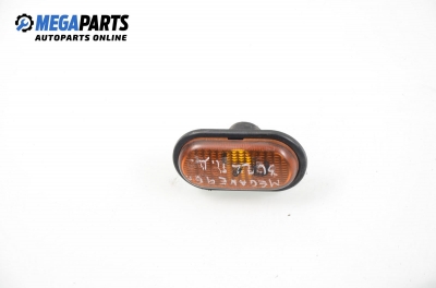 Blinker for Renault Megane 1.6, 90 hp, hatchback, 5 doors, 1996, position: right