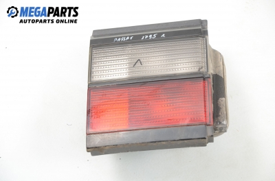 Inner tail light for Volkswagen Passat (B3) 1.8, 90 hp, sedan, 1991, position: left