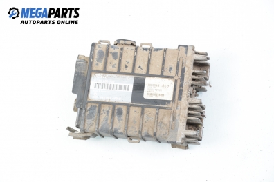 ECU für Volkswagen Passat (B3) 1.8, 90 hp, combi, 1990 № Bosch 0 280 000 739