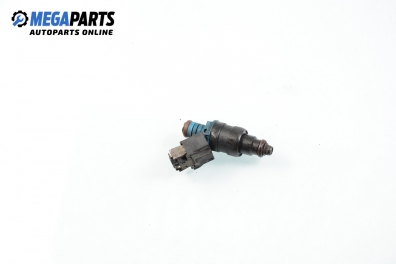 Gasoline fuel injector for Volkswagen Golf III 1.6, 101 hp, 5 doors, 1996