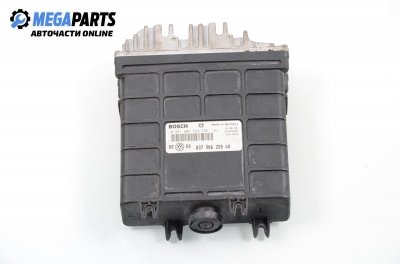 ECU pentru Volkswagen Golf III 1.6, 101 cp, 3 uși, 1995 № 0 261 203 729/730