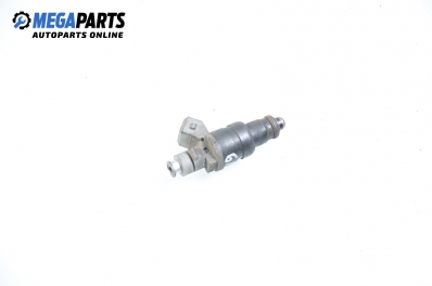 Gasoline fuel injector for Mercedes-Benz C-Class 202 (W/S) 1.8, 122 hp, sedan, 1994