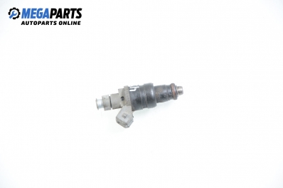 Gasoline fuel injector for Mercedes-Benz C-Class 202 (W/S) 1.8, 122 hp, sedan, 1994