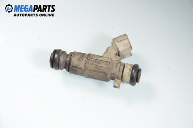 Gasoline fuel injector for Nissan Primera (P11) 2.0 16V, 131 hp, station wagon, 1998 № 16600-3J000 / Bosch 0 280 155 798