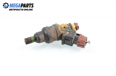 Gasoline fuel injector for Mitsubishi Space Wagon 1.8 4WD, 122 hp, 1992