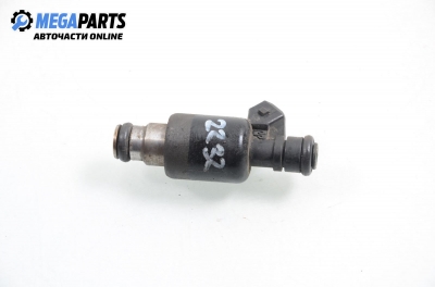 Gasoline fuel injector for Opel Astra F 1.4 Si, 82 hp, station wagon, 1993