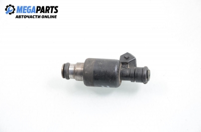 Gasoline fuel injector for Opel Astra F 1.4 Si, 82 hp, station wagon, 1993