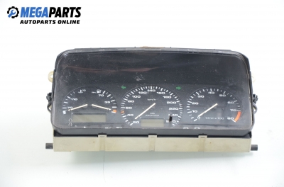 Bloc instrumente de bord pentru Volkswagen Passat (B3) 1.8 16V, 136 cp, combi, 1992