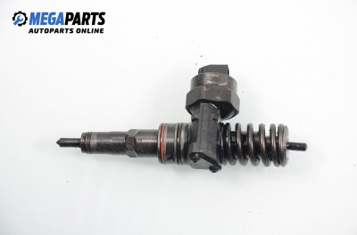 Diesel fuel injector for Volkswagen Passat (B5; B5.5) 1.9 TDI, 115 hp, station wagon, 1999