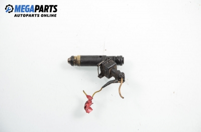 Gasoline fuel injector for Renault Clio II 1.4, 75 hp, sedan, 2002