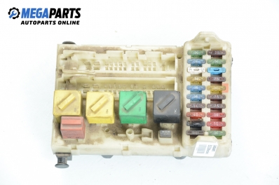Fuse box for Ford Mondeo Mk II 1.8 TD, 90 hp, station wagon, 1997