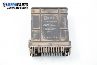 ECU für Volkswagen Passat (B3) 1.8, 90 hp, combi, 1990 № 037906022AN