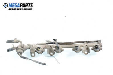 Fuel rail for Nissan Micra (K11) 1.0 16V, 54 hp, 3 doors, 1995