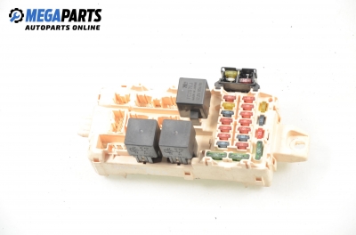 Tablou cu siguranțe pentru Mitsubishi Galant VIII 2.5 V6, 163 cp, combi automat, 2000