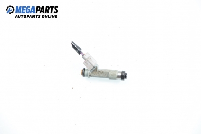 Gasoline fuel injector for Toyota Yaris 1.0 VVT-i, 69 hp, 3 doors, 2006 Denso