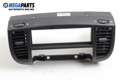 AC heat air vent for Nissan Micra (K12) 1.2 16V, 65 hp, 5 doors, 2004