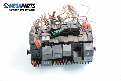 Sicherungskasten für Volkswagen Passat (B4) 2.0, 115 hp, combi, 1994