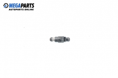 Gasoline fuel injector for Volkswagen Polo (6N/6N2) 1.0, 50 hp, 3 doors, 1997