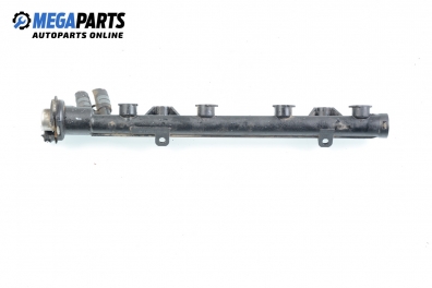 Fuel rail for Volkswagen Polo (6N/6N2) 1.0, 50 hp, 3 doors, 1997