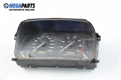 Bloc instrumente de bord pentru Volkswagen Golf III 2.0, 115 cp, 3 uși, 1992 № 5 3923 247