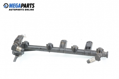 Fuel rail for Renault Megane Scenic 1.6, 90 hp, 1997