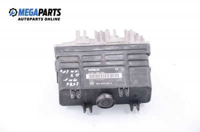 ECU pentru Volkswagen Golf III 1.4, 60 cp, 5 uși, 1994 № 0 261 200 764