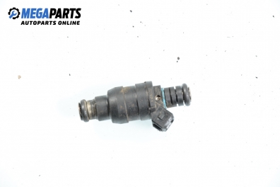 Gasoline fuel injector for BMW 3 (E36) 1.8, 115 hp, sedan, 1995