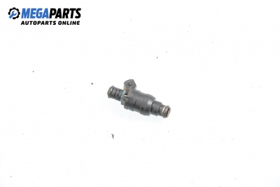 Gasoline fuel injector for BMW 3 (E36) 1.8, 115 hp, sedan, 1995